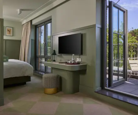 Suite with balcony (sleeps 3)